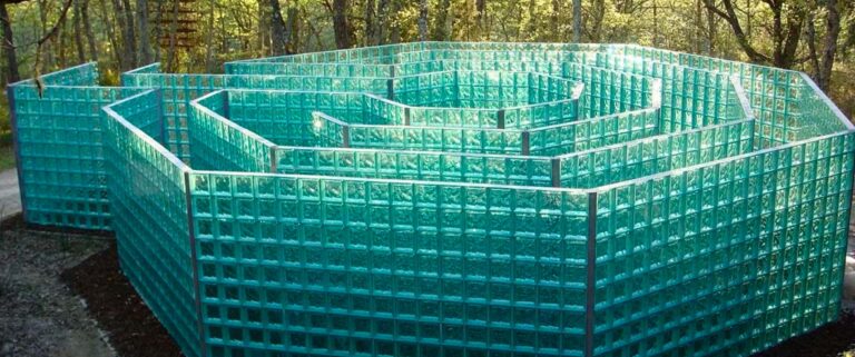IL LABIRINTO DI VETRO NELLA MEDIEVALE PIEVASCIATA