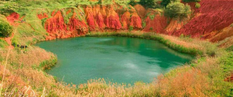 IL LAGO DI BAUXITE