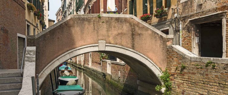 IL PONTE DELLE TETTE A VENEZIA