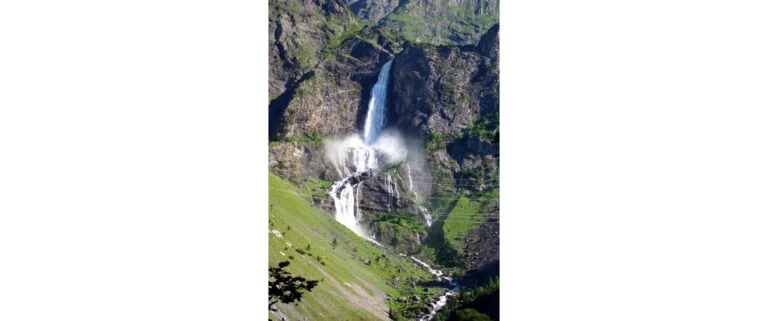 LE CASCATE DEL SERIO: UNO SPETTACOLO VISIBILE SOLO CINQUE VOLTE ALL’ANNO