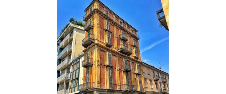 CASA SCACCABAROZZI, ALIAS LA “FETTA DI POLENTA” DI TORINO
